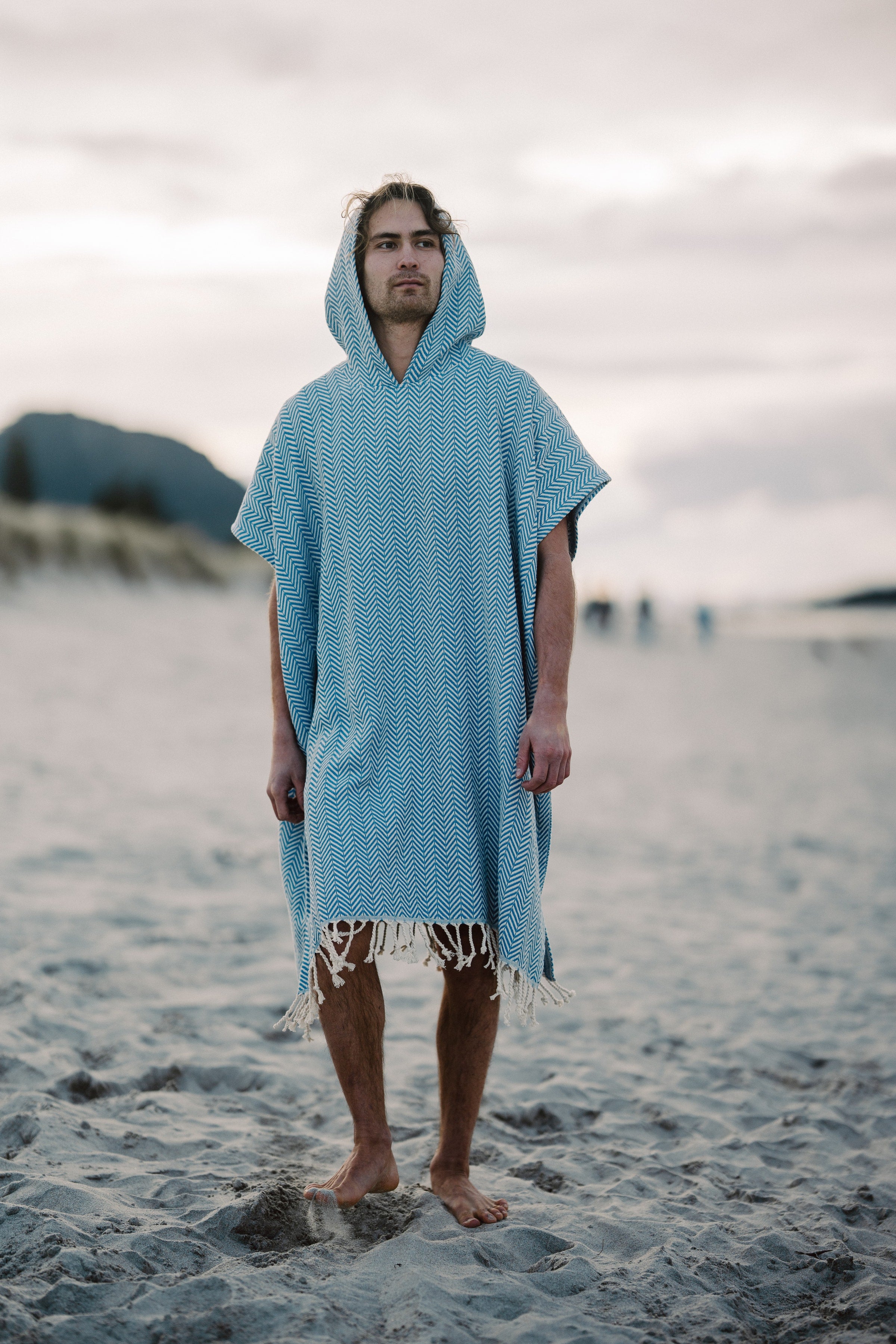 ADULTS HOODED TOWEL Sky Blue – Cala Beach Essentials